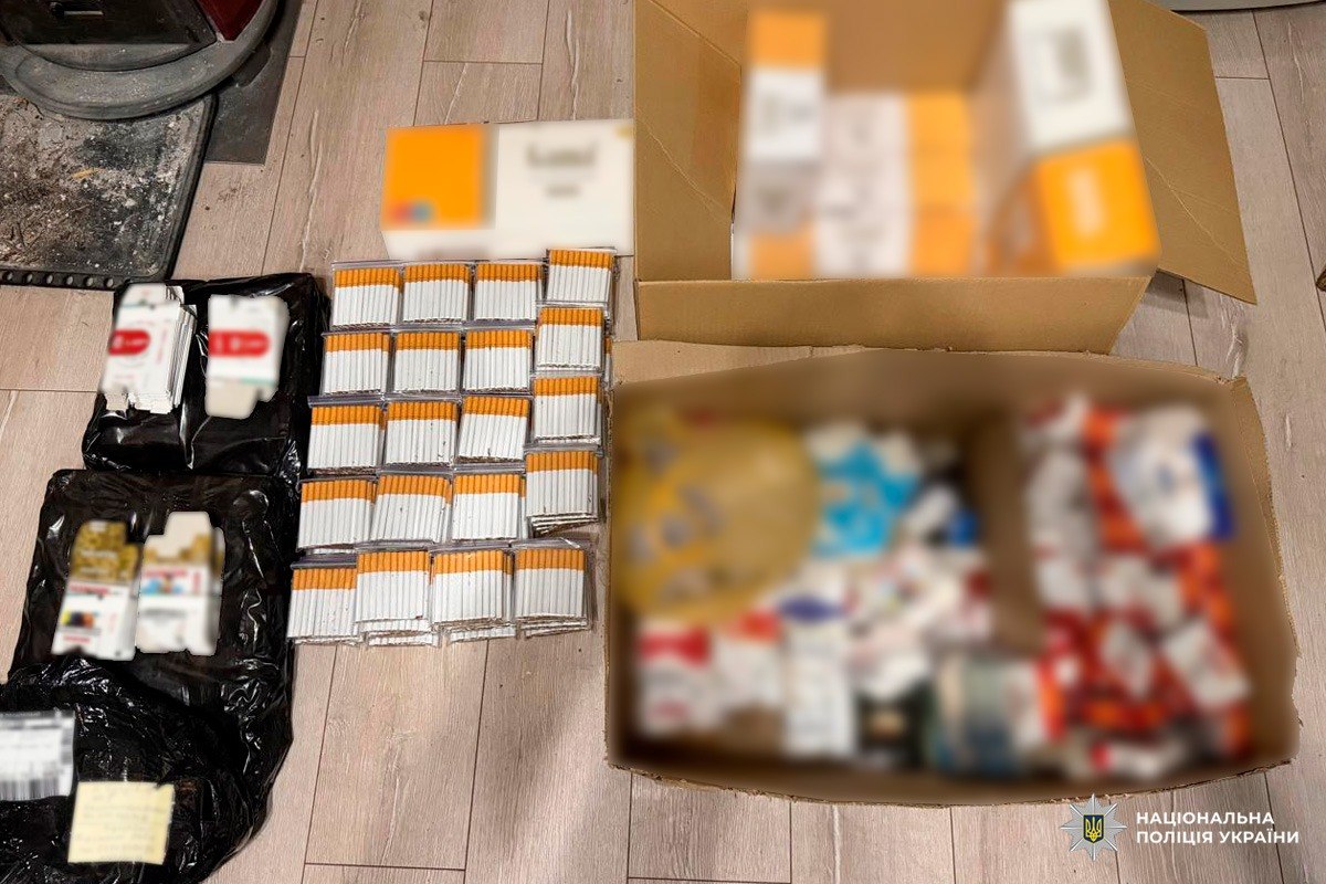 Мільйонні оборудки та тонни контрафакту: правоохоронці провели масові обшуки у Харкові та передмісті